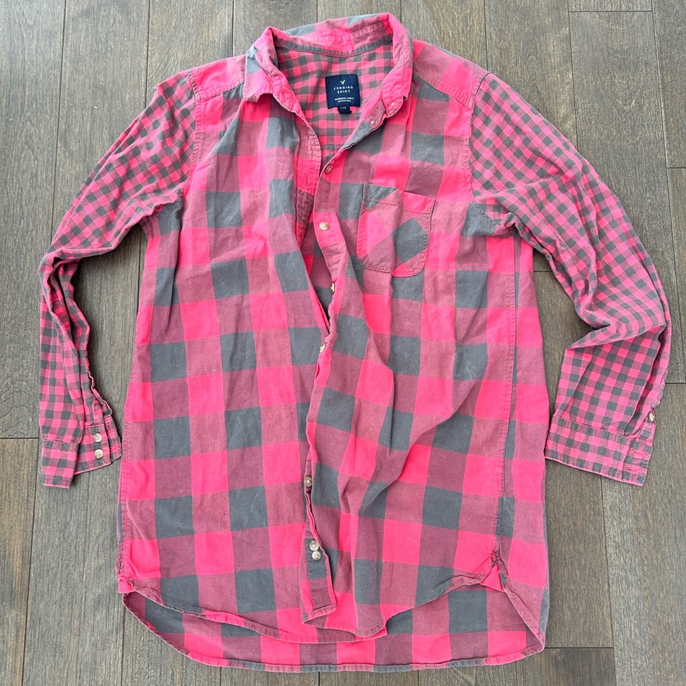 American Eagle Pink and Gray plaid jegging shirt size‎ medium